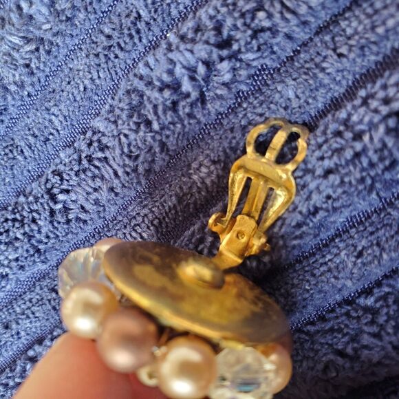 Vintage Clip Earrings Cluster Faceted Beads & Faux Pearl Grannycore Mid Century - Picture 5 of 12